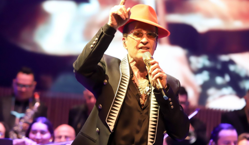 Emmanuel will give a free concert in Mexico City during a Day of the Dead festival