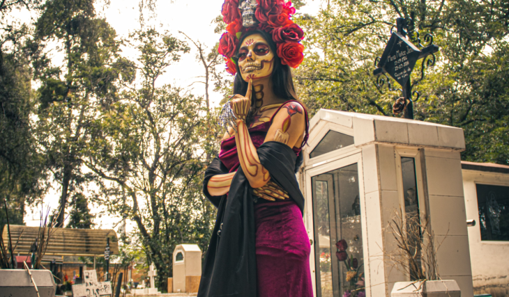 Horror movies in a cemetery! There will be FREE tours, legends, and workshops for the Day of the Dead