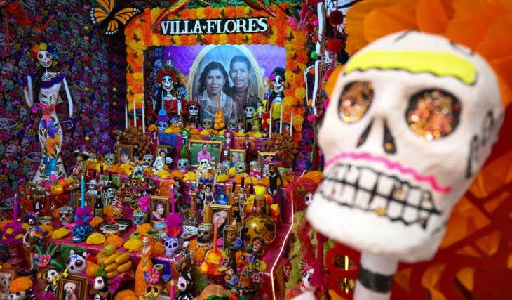 Durante más de 20 años, el patio de unos abuelos en la Gustavo A. Madero fue un tesoro familiar; hoy, su ofrenda monumental abre gratis al público con más de 1,000 artesanías de todo el país