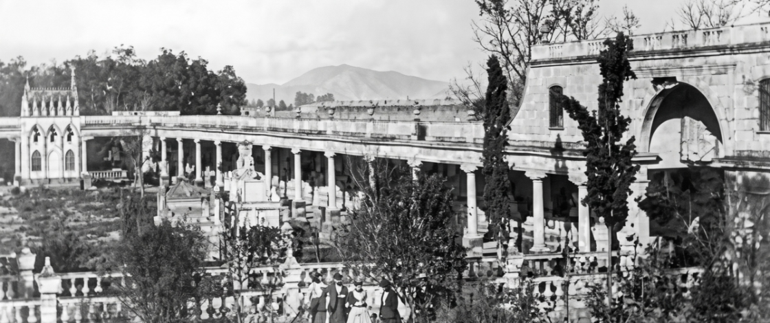 En 1838, la pierna amputada de Antonio López de Santa Anna fue sepultada en este panteón de CDMX; 166 años después, el INAH desenterró 17 esqueletos olvidados en sus fosas comunes a causa de la epidemia de cólera
