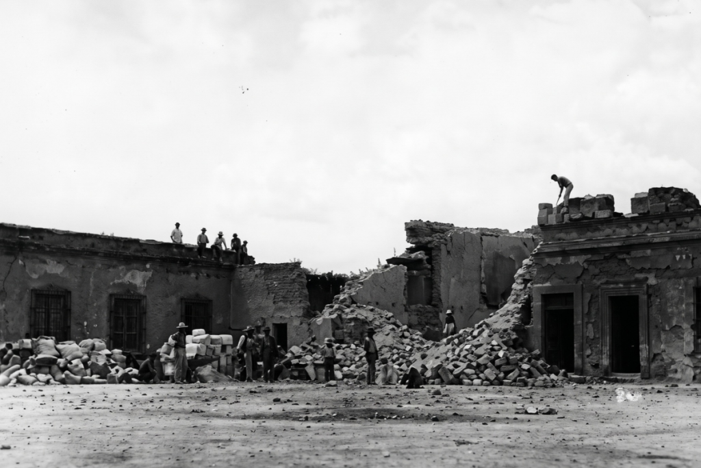 demolición panteón santa paula