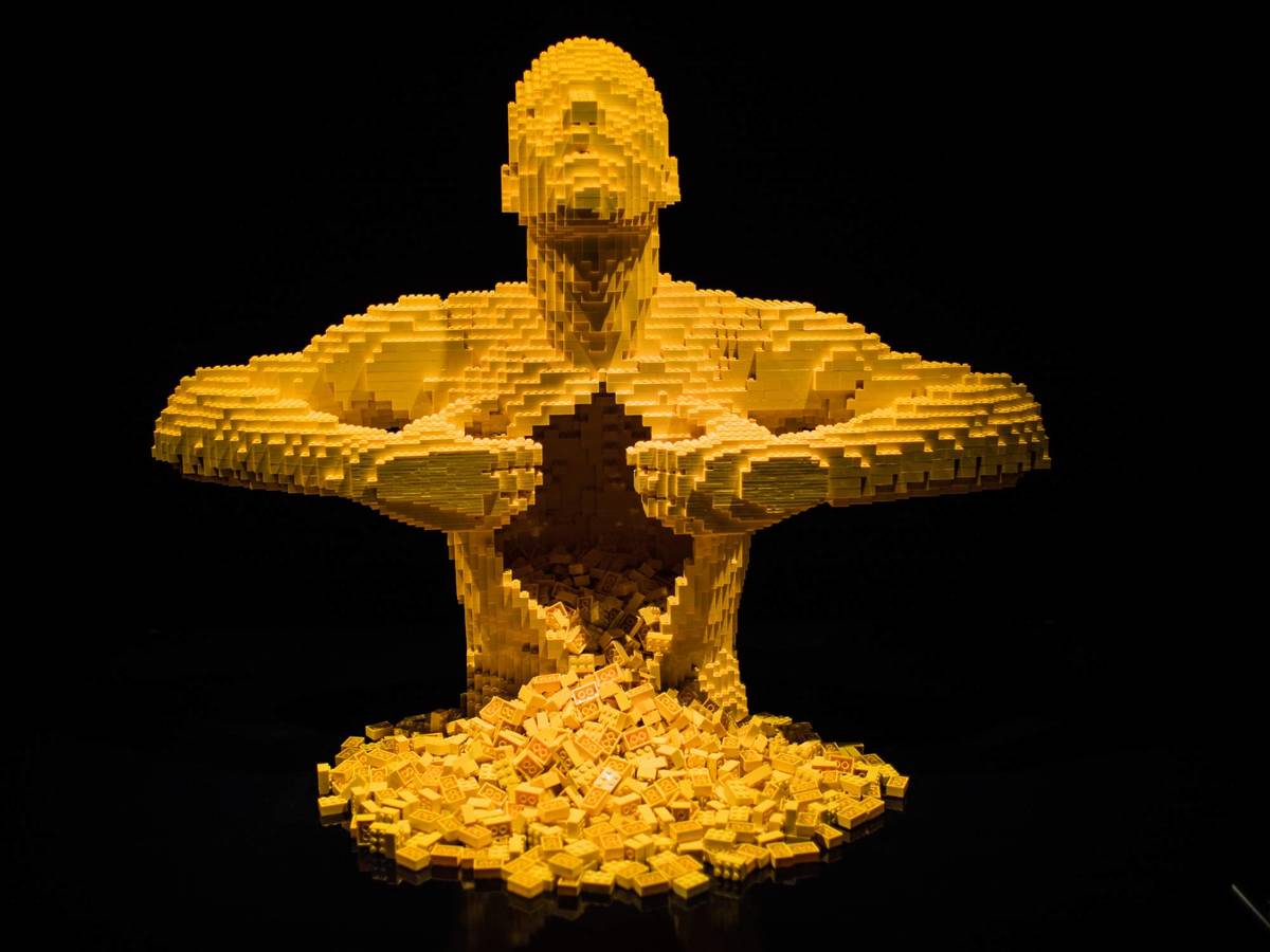 Don’t Miss The Final Days Of This World-Famous LEGO® Art Exhibition In Cincinnati