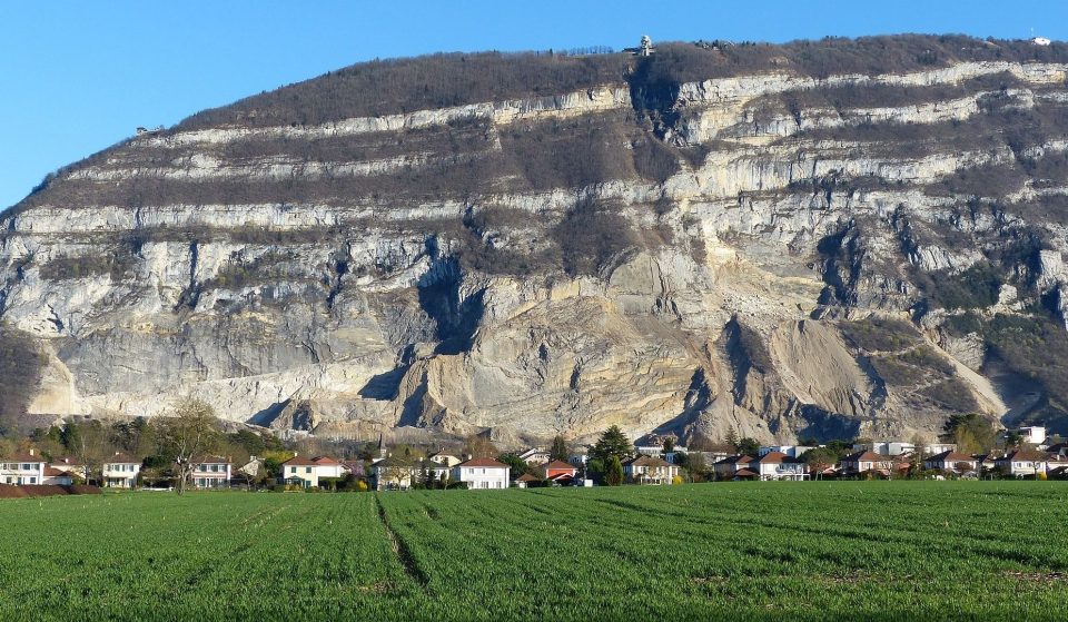 Insolite : Un jeune homme bat un record incroyable en grimpant le mont Salève dix fois d&rsquo;affilée !