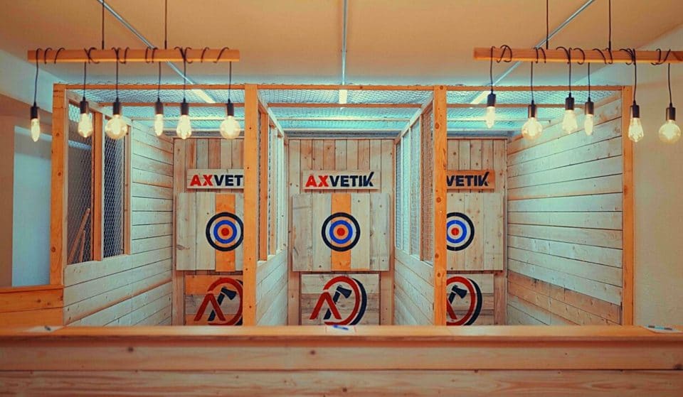 Axvetik, la première salle de lancer de hache de Genève, a ouvert ses portes !
