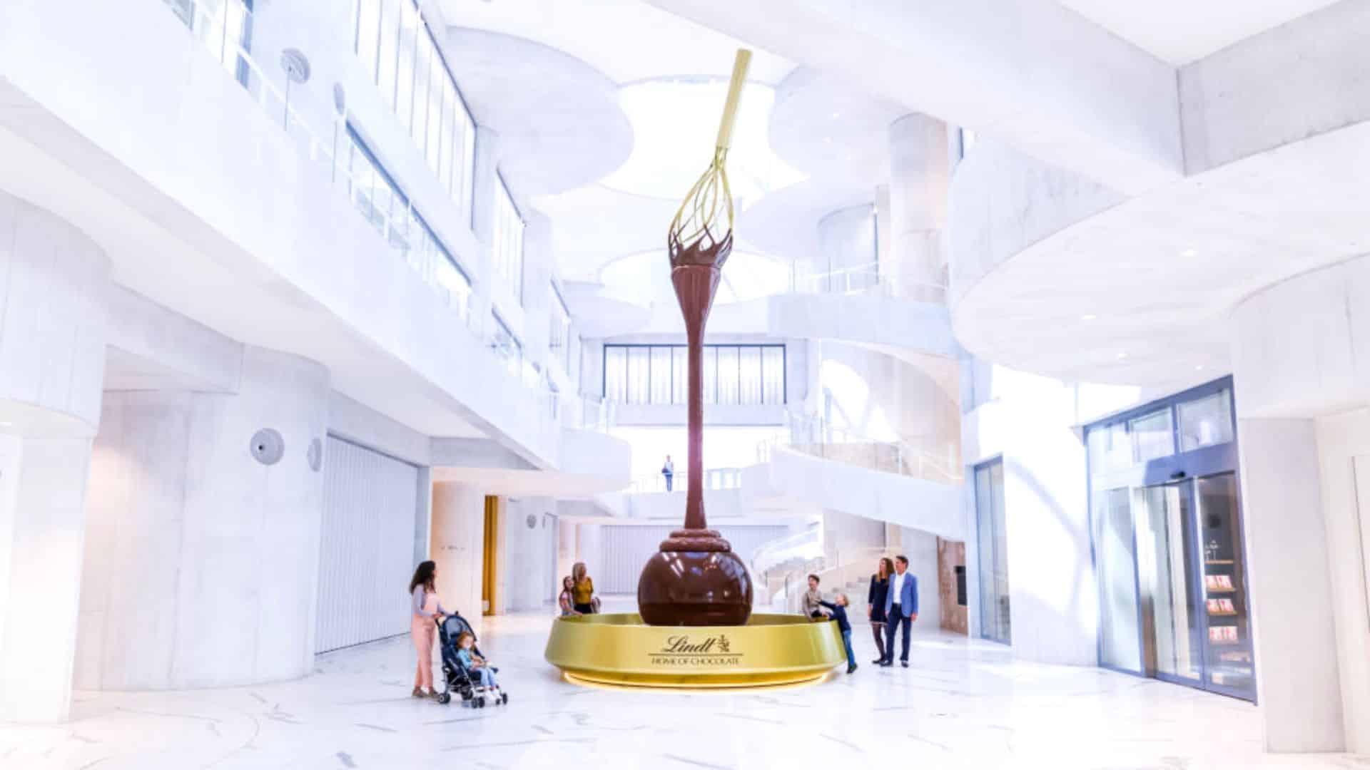 La plus grande fontaine de chocolat du monde est en Suisse