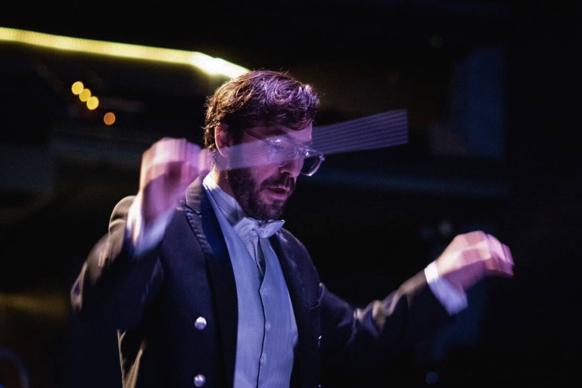 Attack of Titan orquesta en vivo