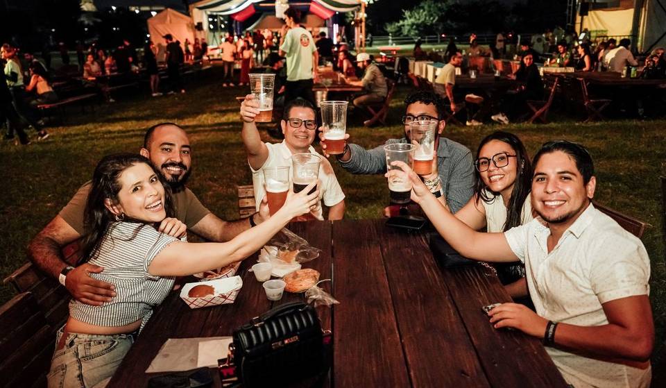 Celebra Oktoberfest del 19 al 21 de septiembre con música en vivo, cervezas y comida típica alemana