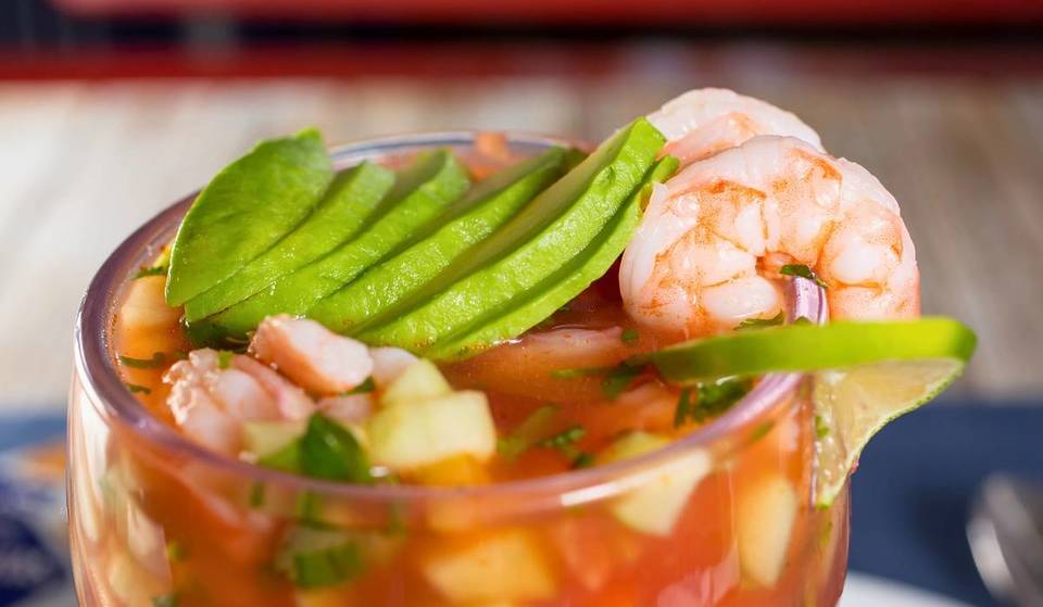 Buffet de mariscos en Guadalajara con más de 60 platillos por $275 — camarones, aguachiles y ceviches ilimitados