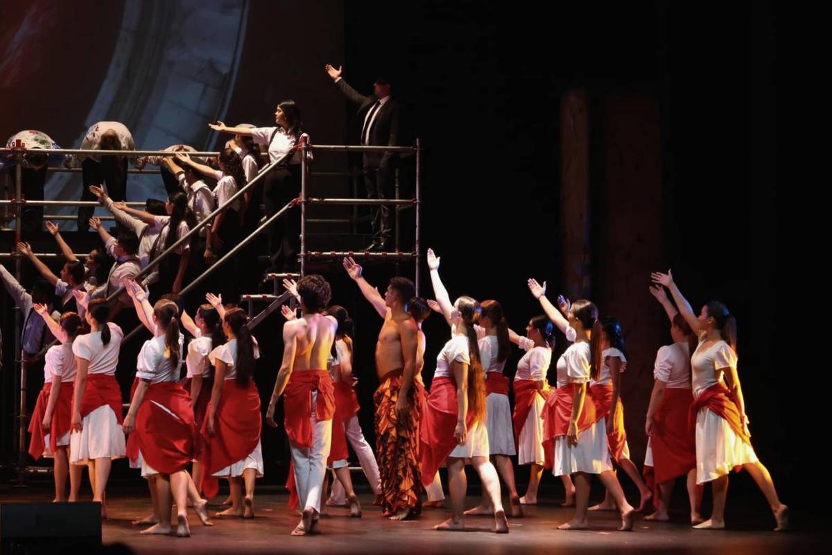 Quetzalcóatl, Dios y Hombre