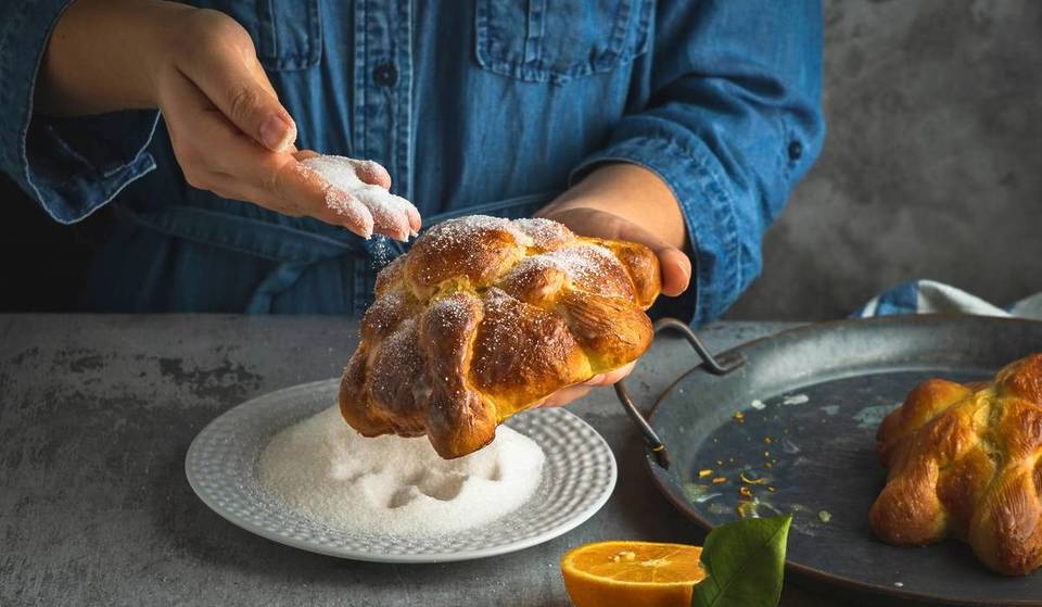 Aprende a hacer pan de muerto y más en estas clases de cocina temáticas en Guadalajara