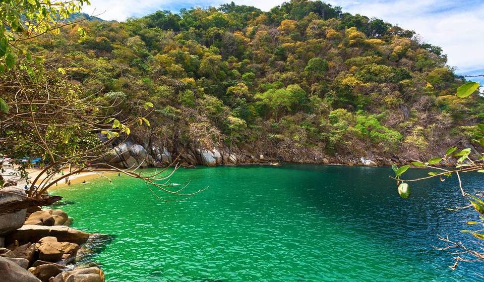 Olvida Puerto Vallarta: esta playa virgen a 5 horas de Guadalajara es el paraíso tranquilo con aguas cristalinas que (casi) nadie conoce