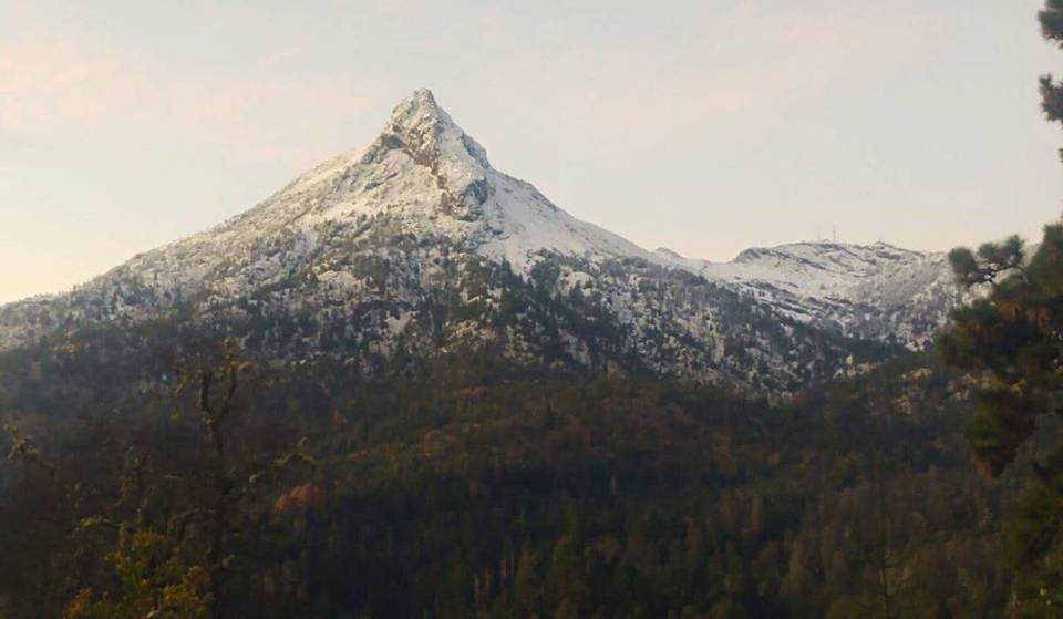 ¡Qué hermoso! Este fin de semana cayó nieve en el Nevado de Colima