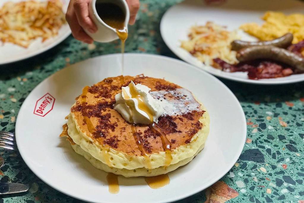 Pancakes gratis Denny's Guadalajara