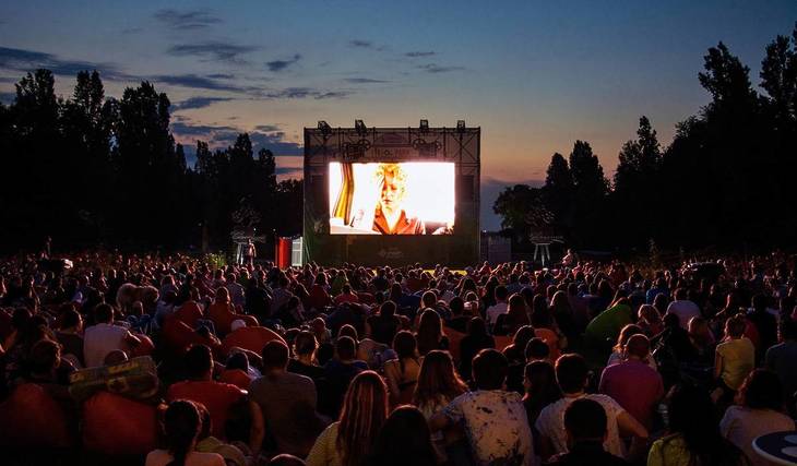 Cine al aire libre GRATIS: checa la cartelera de la semana