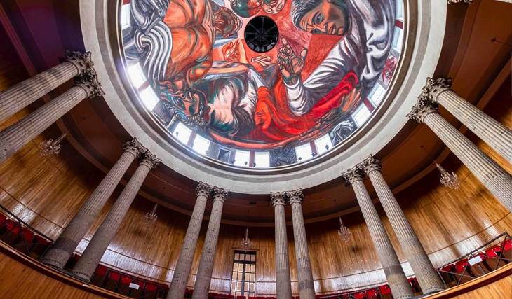 Escucha música bajo los murales de Orozco por $100 en las Noches del Paraninfo