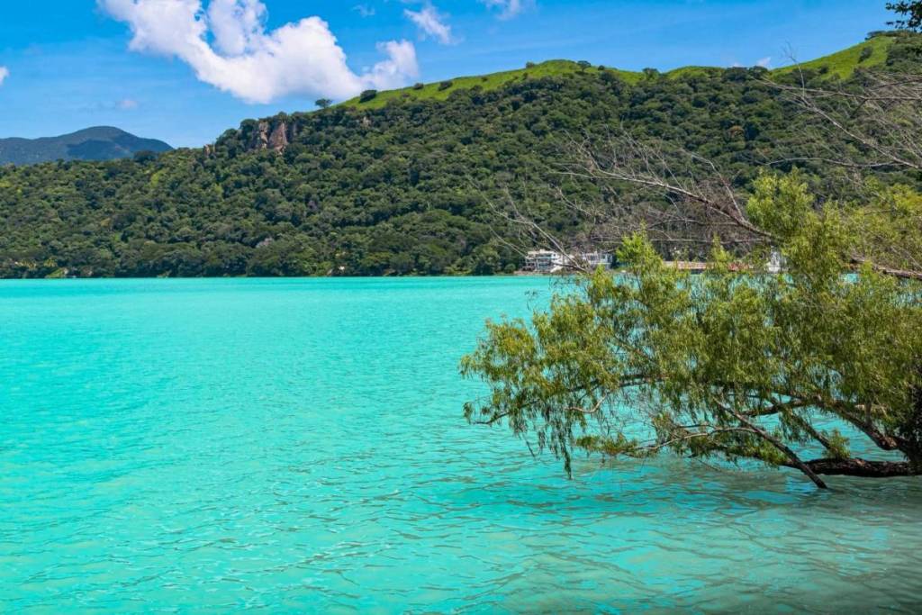 laguna cráter cerca guadalajara santa maría del oro