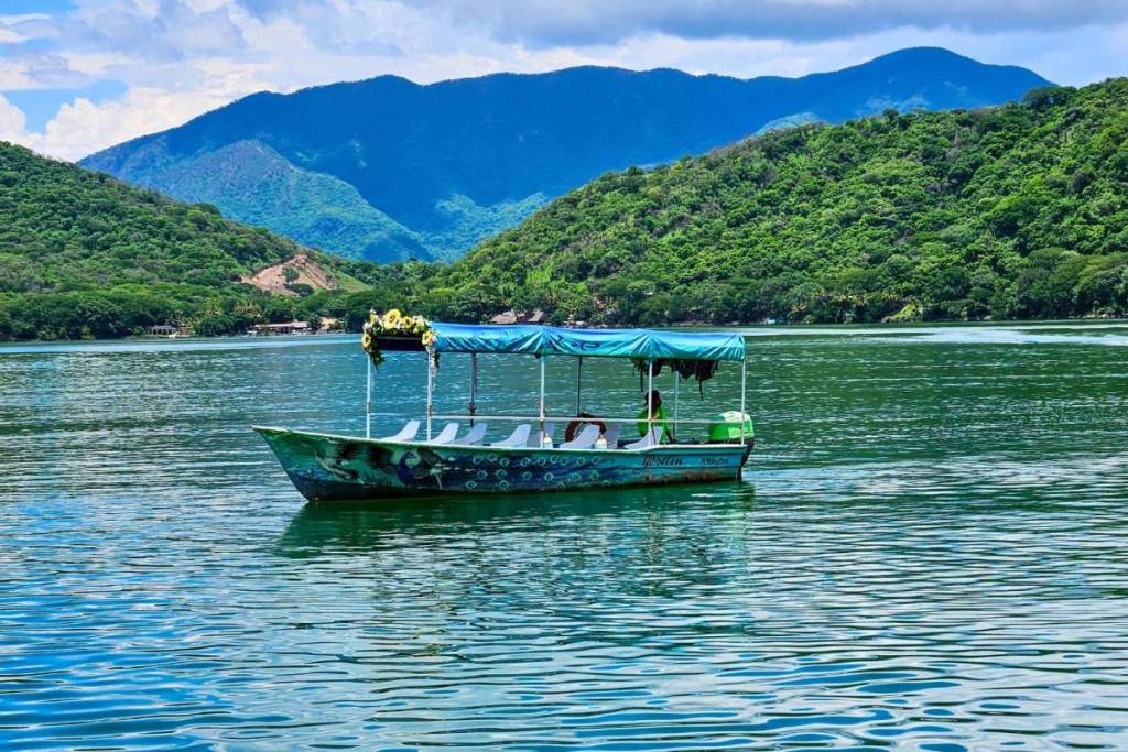 laguna cráter cerca guadalajara santa maría del oro