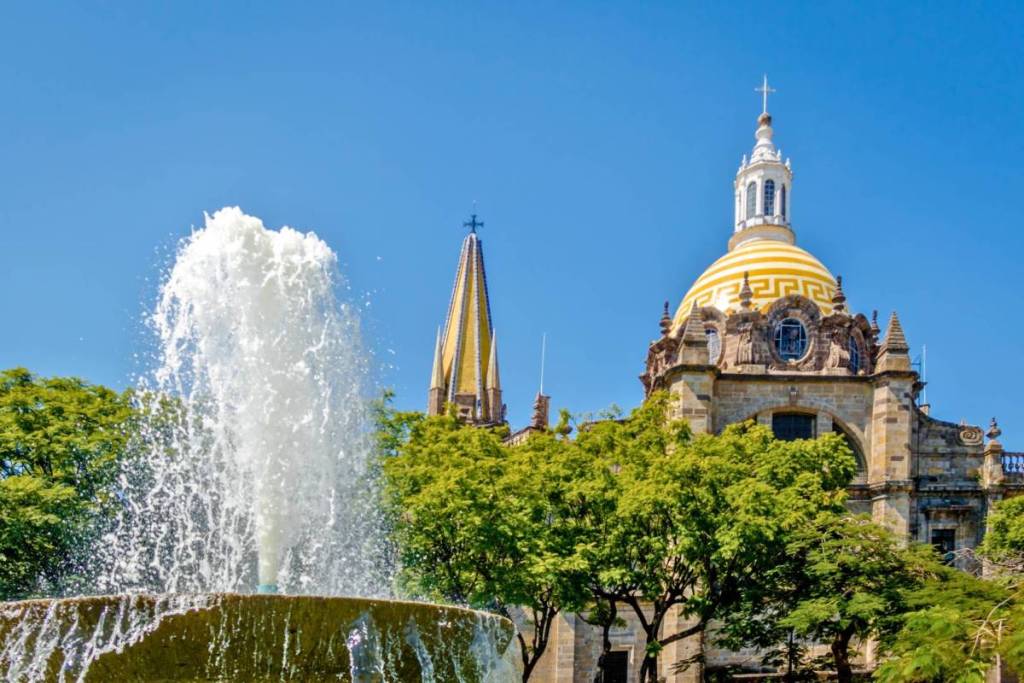 summer sightseeing tours in Guadalajara