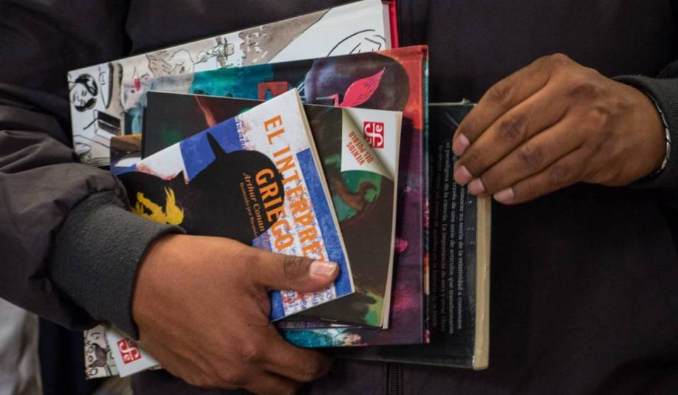 Libros con hasta 50% de descuento: vuelve la Venta Nocturna del FCE a Guadalajara