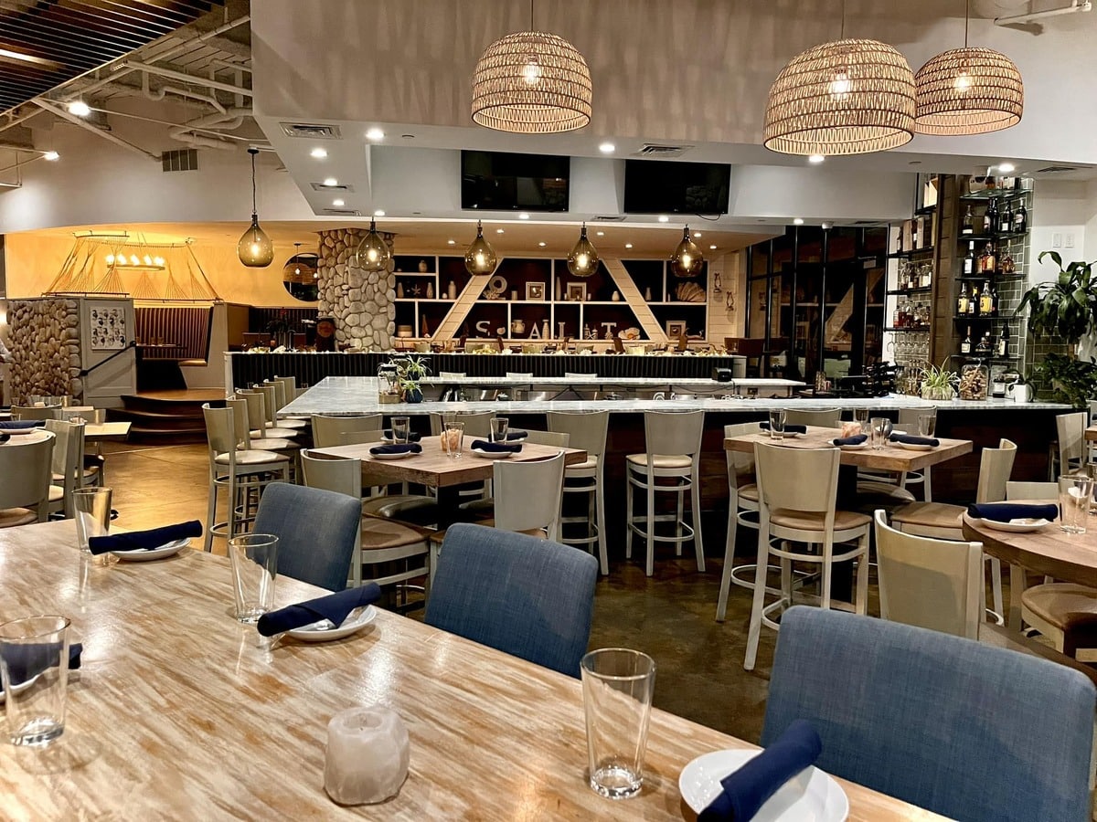 8 TopNotch Seafood Restaurants In Indy That'll Have You Hooked