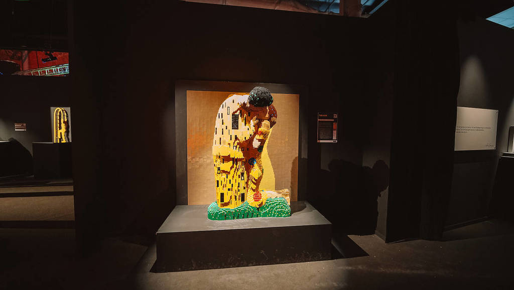 a lego reimagining of Klimt's 'The Kiss' at Art of the Brick exhibition