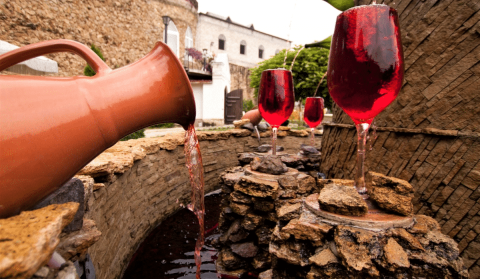 Insolite : une fontaine à vin gratuite et illimitée dans une petite ville d&rsquo;Italie.