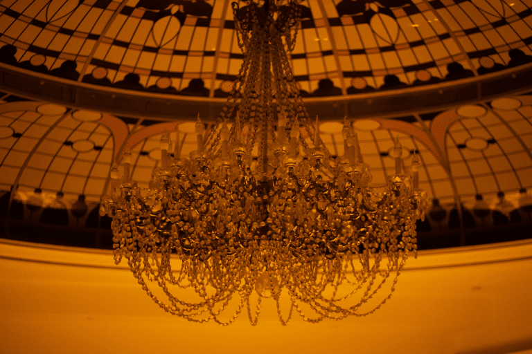 Candlelight enflamme le Carlton avec un concert des hits de Dua Lipa