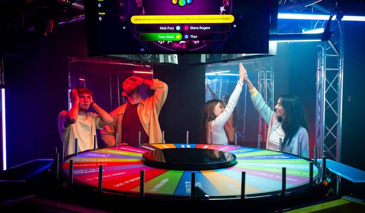 À Lille, un nouveau jeu transforme les participants en véritables candidats de plateau TV entre quiz, lumières et adrénaline