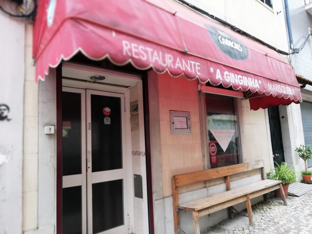 des escargots à la ginjinha