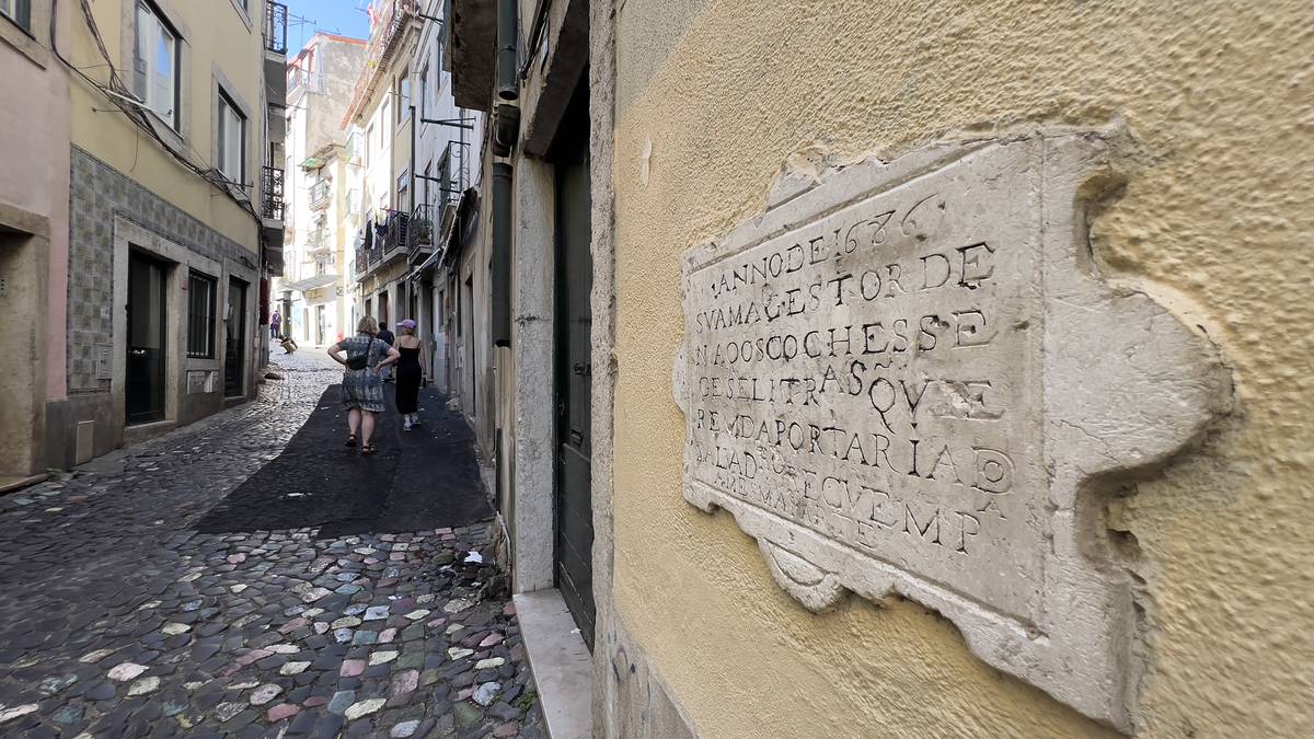 sinal-de-tr-nsito-mais-antigo-do-mundo-fica-em-lisboa