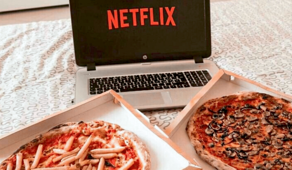 Alerta de Emprego: recebe 400€ para assistires a séries na Netflix enquanto comes pizzas