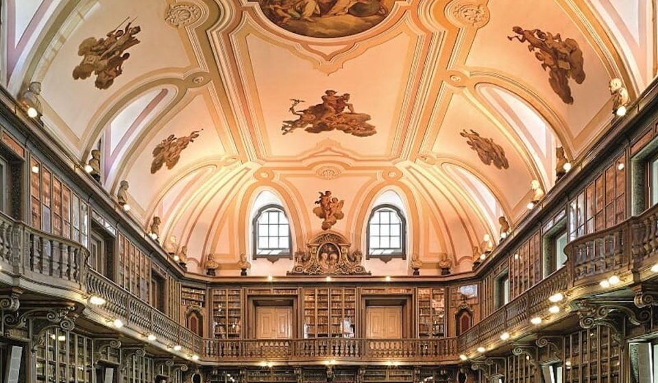 É hoje: uma das bibliotecas mais bonitas de Lisboa abre as portas para um concerto de Vivaldi à luz das velas