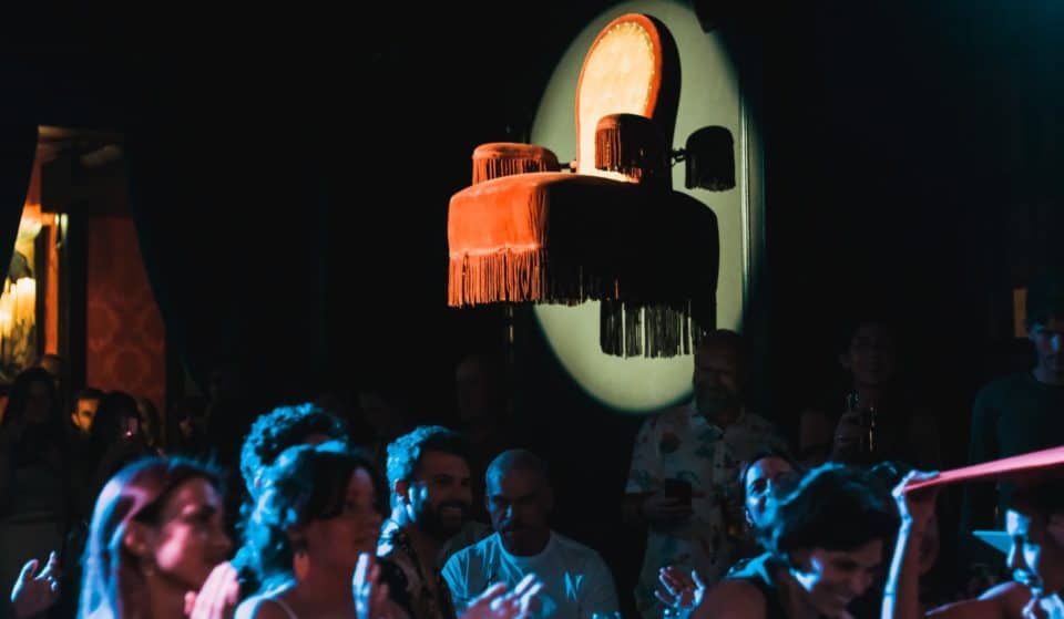 Não sabes o que é a noite lisboeta se nunca foste a este bar