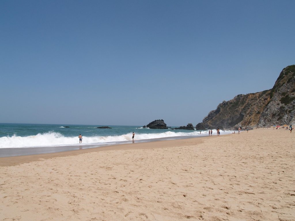 praia da adraga, em sintra