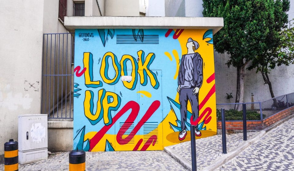 Há uma nova obra de arte urbana do EFFE em Lisboa