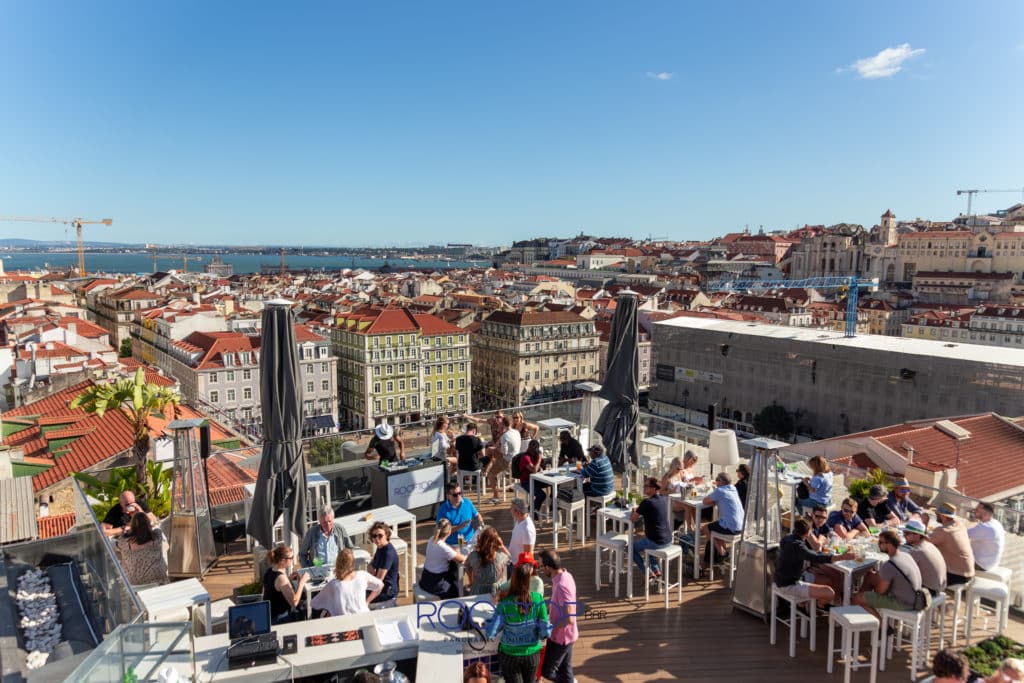 Rooftops em Lisboa os melhores terraços para os fins de tarde