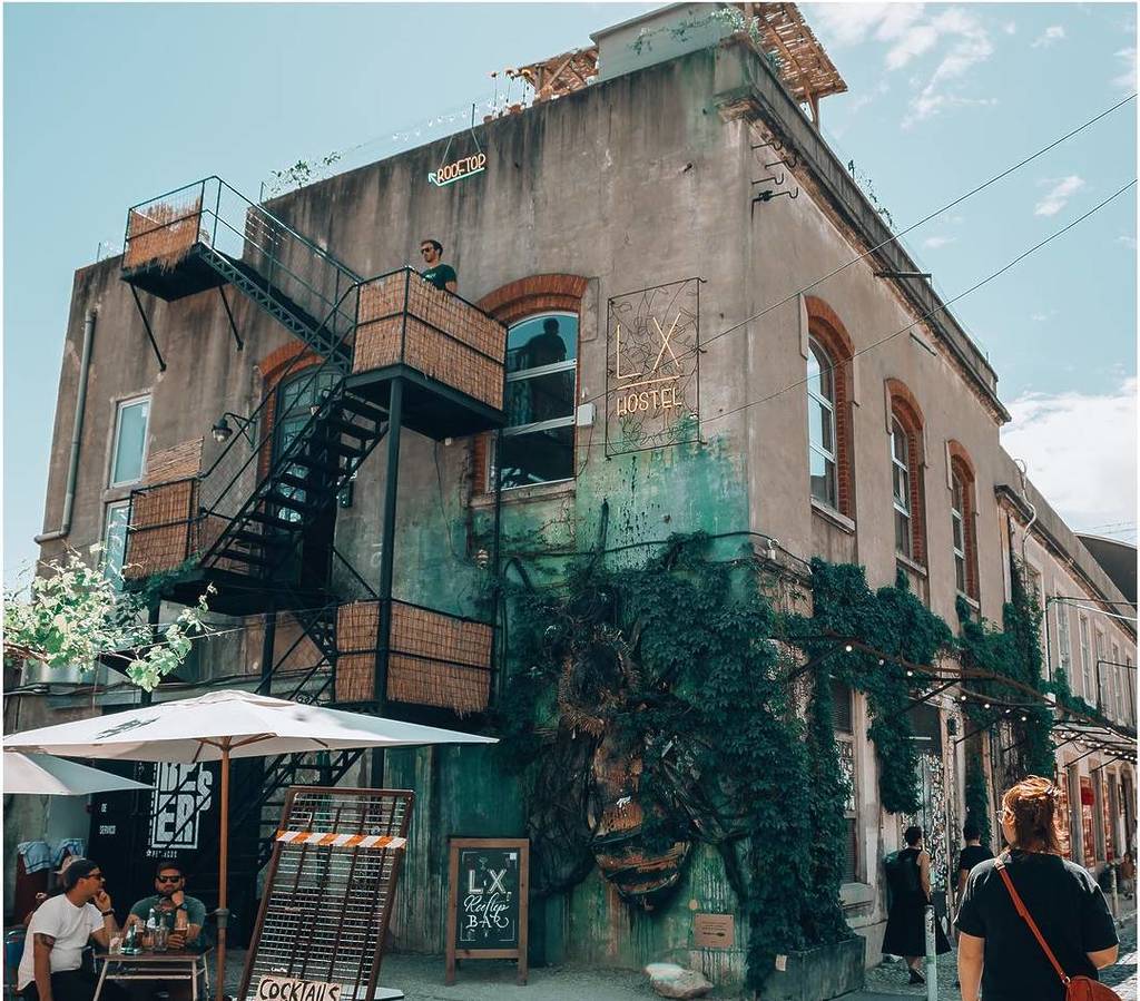 lx hostel à la lx factory