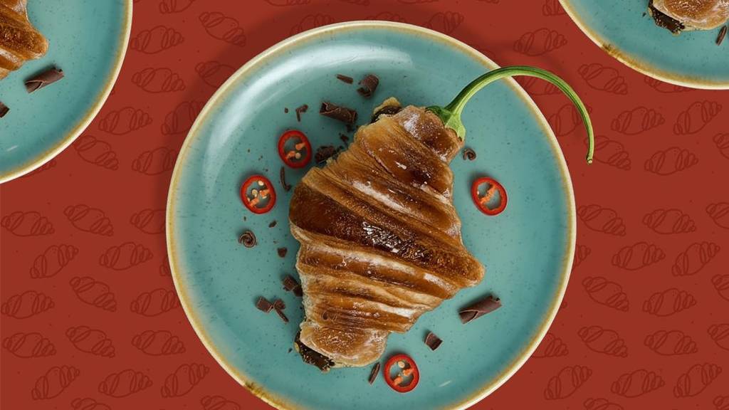 croissant de chocolate com malagueta no melhor croissant da rua