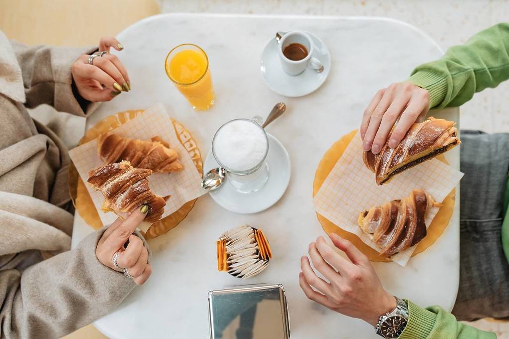 O guia definitivo dos croissants em Lisboa que te vai deixar de água na boca: de tamanhos variados a recheios surpreendentes