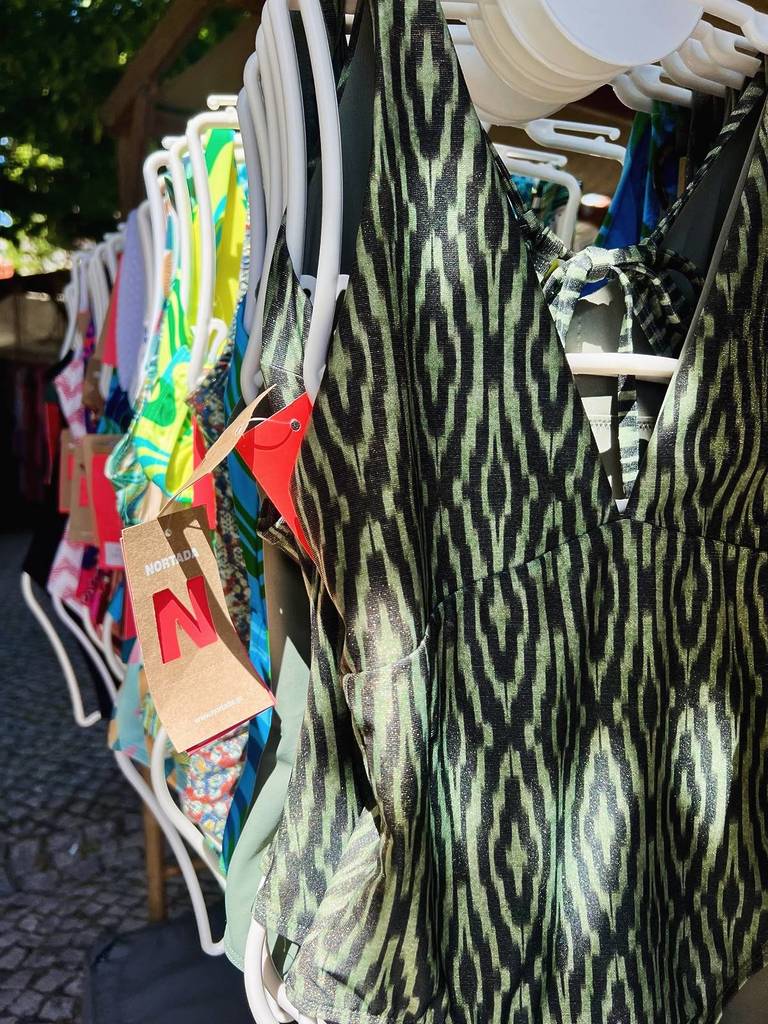 Bademode auf dem Markt The Spot Market