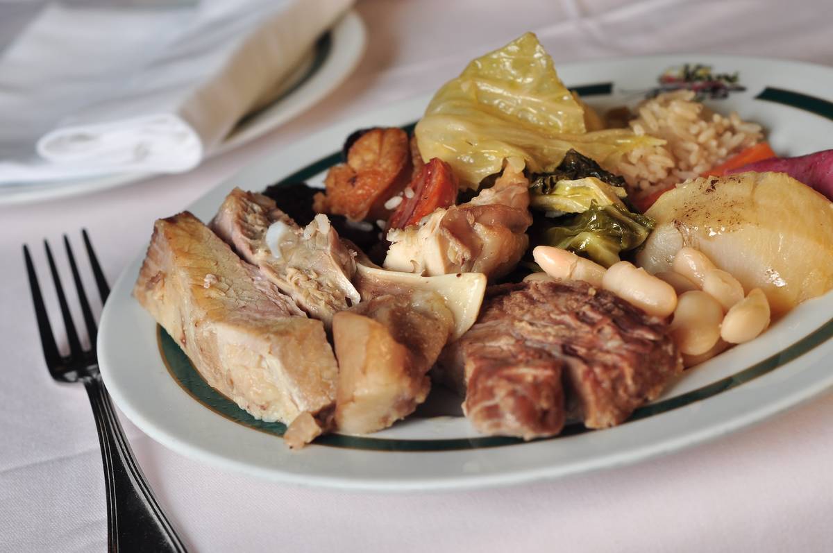 cozido à portuguesa no restaurante visconde da luz