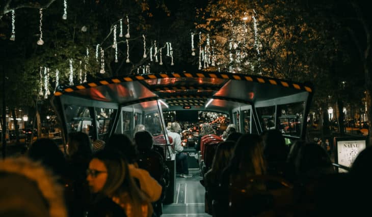 Los viajes en autobús para ver las luces de Navidad en Lisboa ya han comenzado: precios y horarios para no perderse la magia