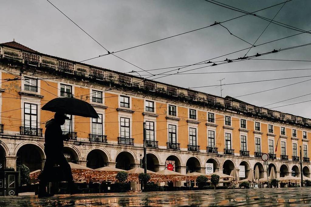 mau tempo em Lisboa, fotografias inverno em lisboa, chuva em lisboa, praça do comércio em lisboa