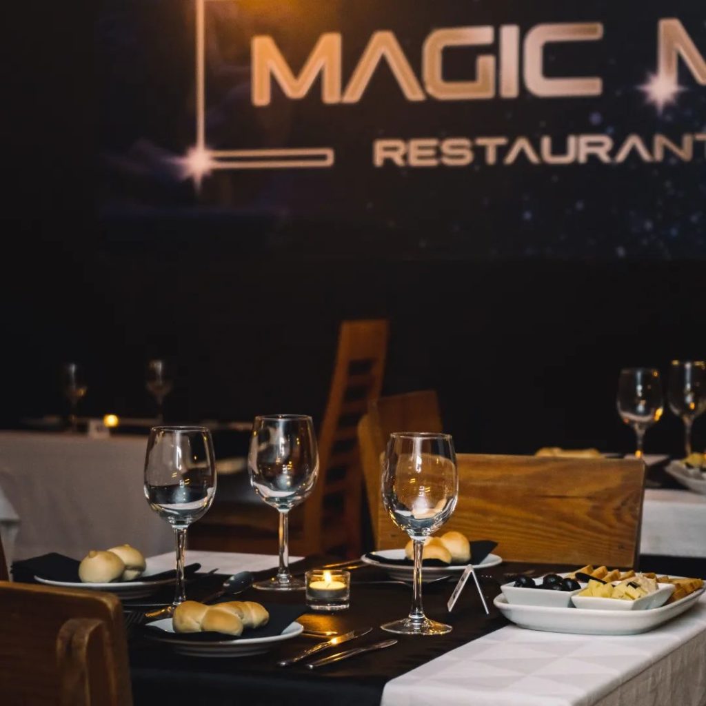 mesa para o dia dos namorados no restaurante magic moments