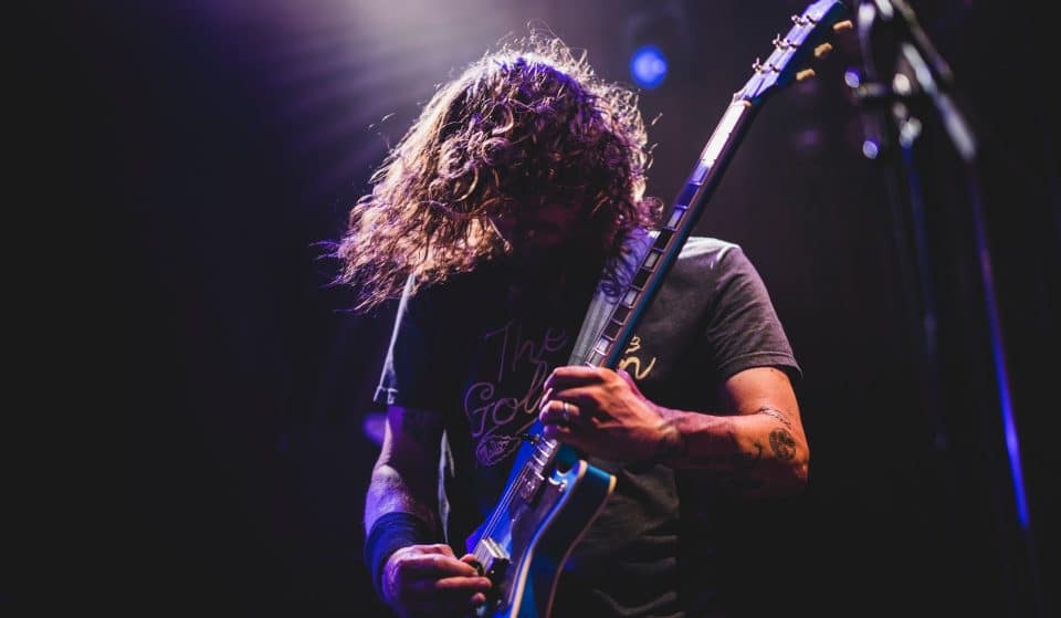 Estúdio Time Out recebe concertos tributo a Queen e Pearl Jam
