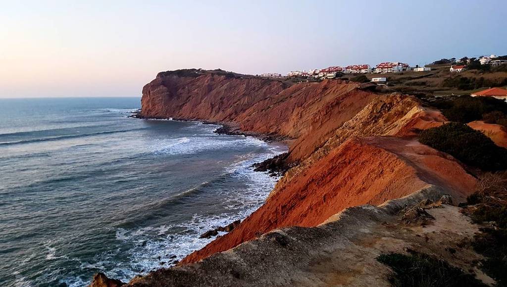 The coast of São Martinho do Porto is one of the fantastic places to visit near Lisbon