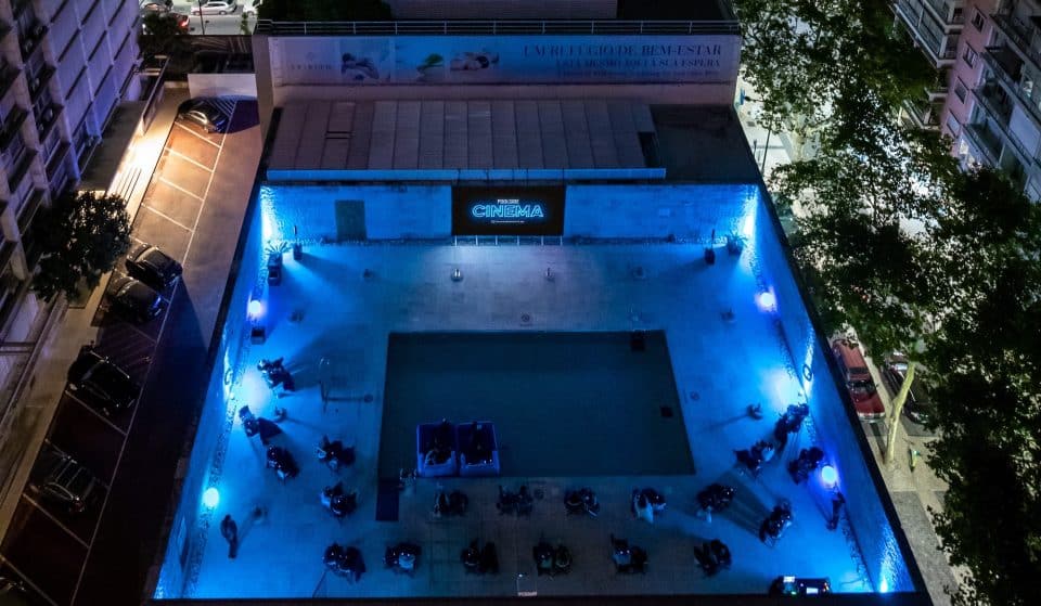 As noites de cinema à beira da piscina regressam com duas novidades a este hotel