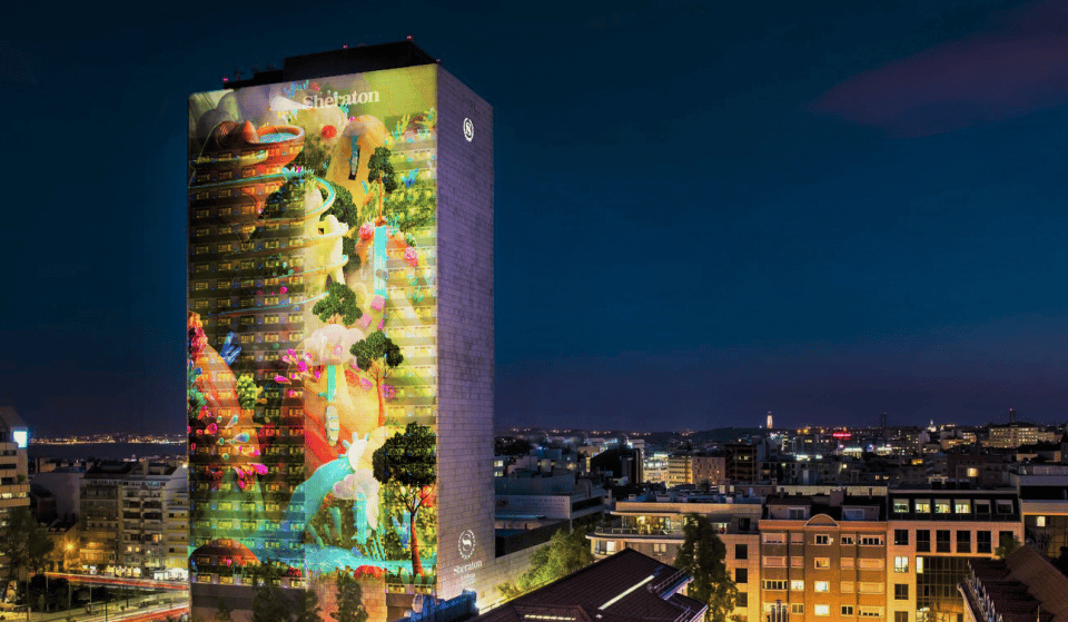 O hotel Sheraton faz 50 anos e celebra com o primeiro video mapping na vertical