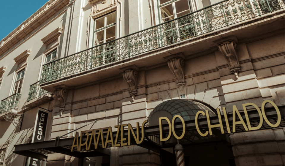 25 artistas dão concerto na janela dos Armazéns do Chiado