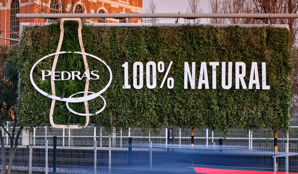 Há um outdoor vivo em Belém